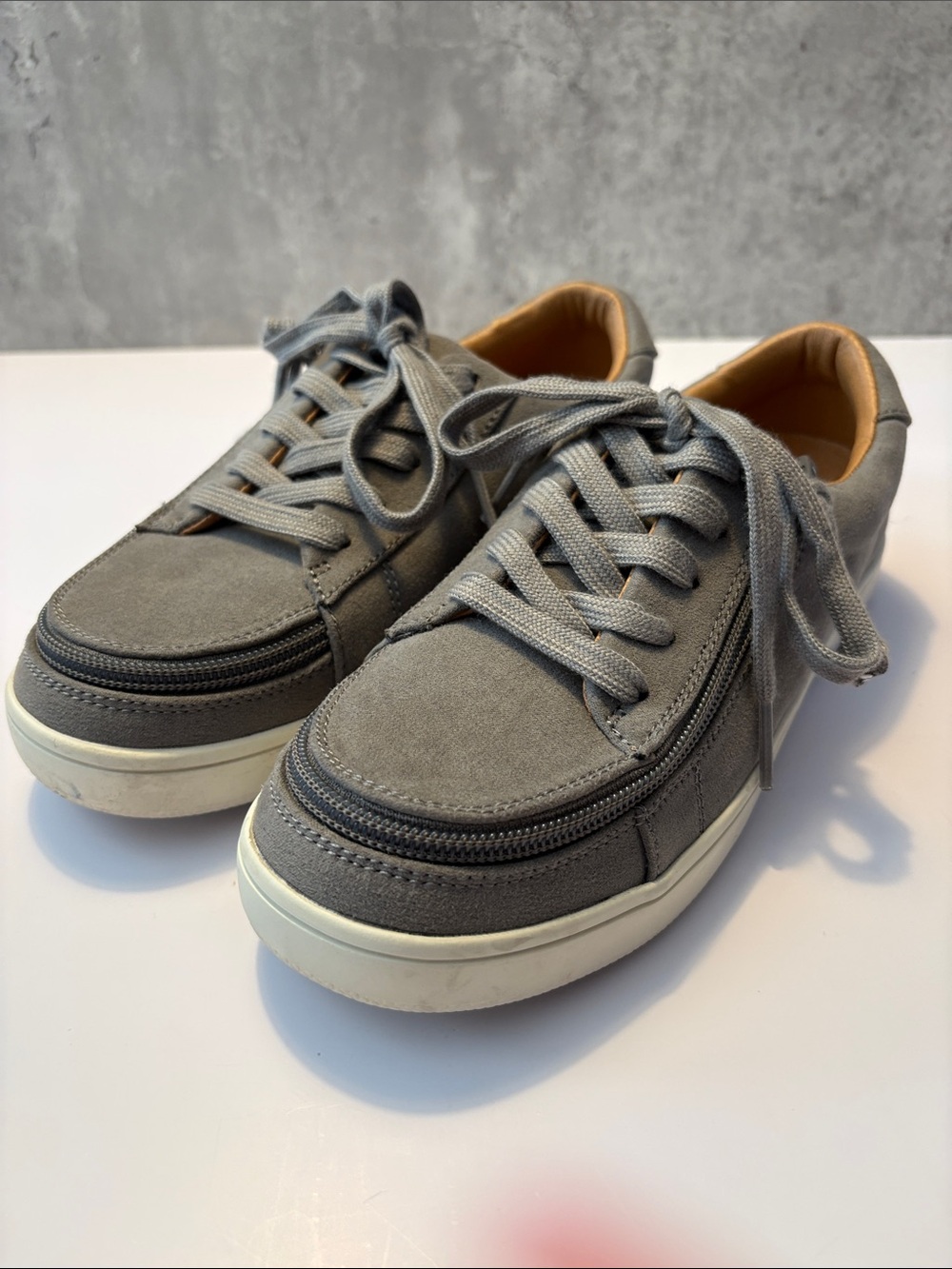 Billy Sneaker II gray zip around sneakers women’s size 6 or men’s size 4